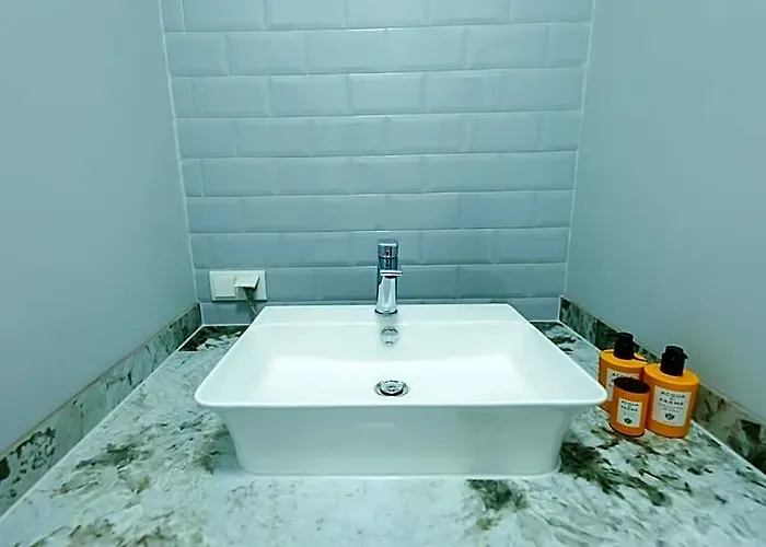 Short Albergue Viena